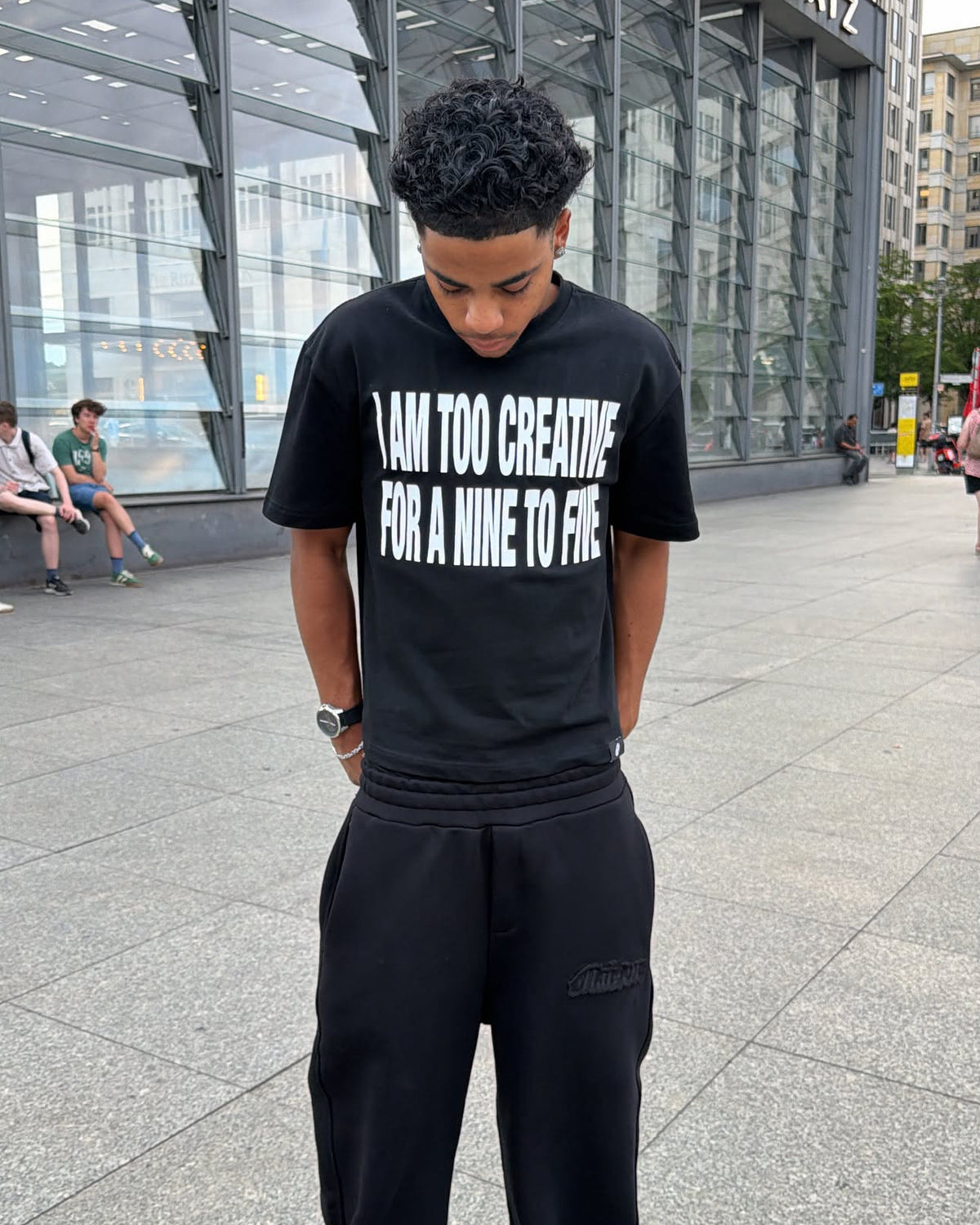 TOO CREATIVE TEE